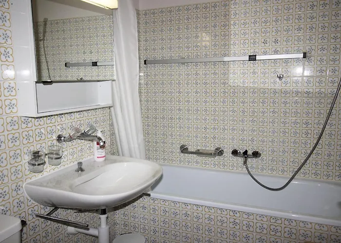 Residenza Lagrev 1 1 2 Zimmerwohnung Nr 021 - Typ 15a - Hochparterre - West Sils-Maria